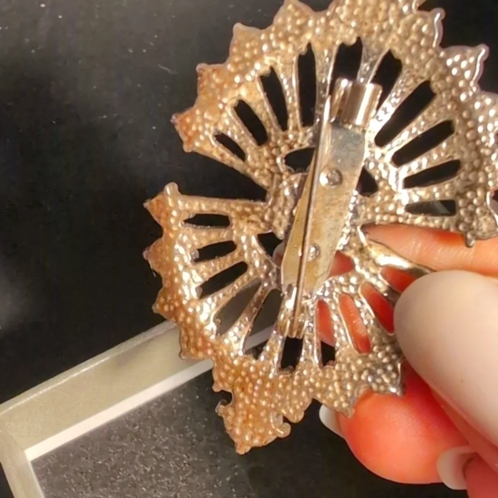 Vintage Blue Rhinestone Silver Tone fower Pin Brooch